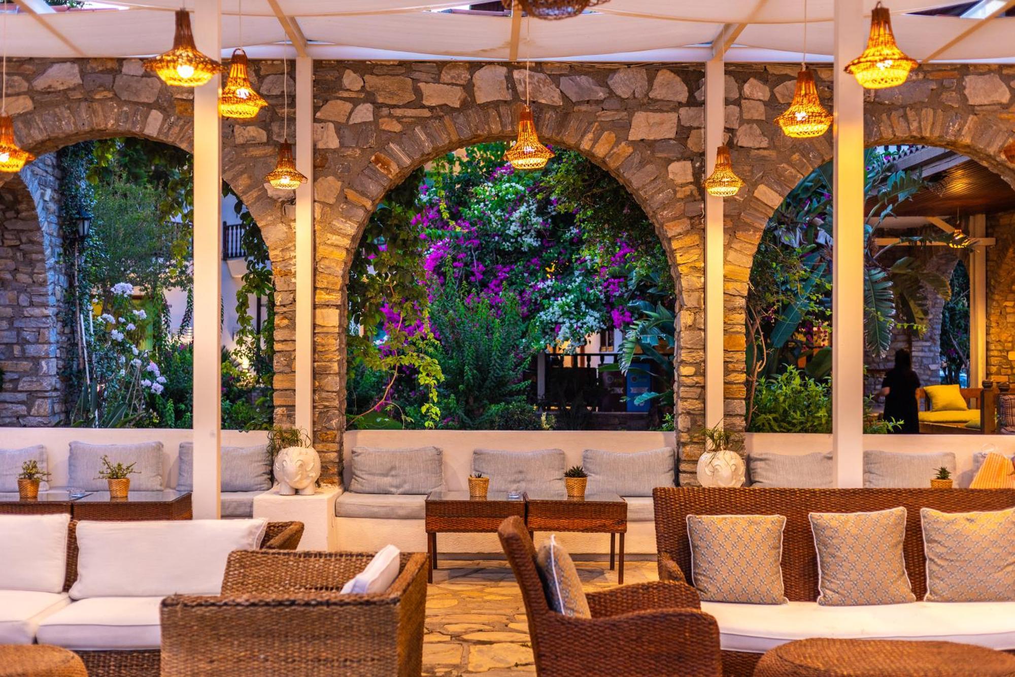 Hotel Ekincik Exterior photo