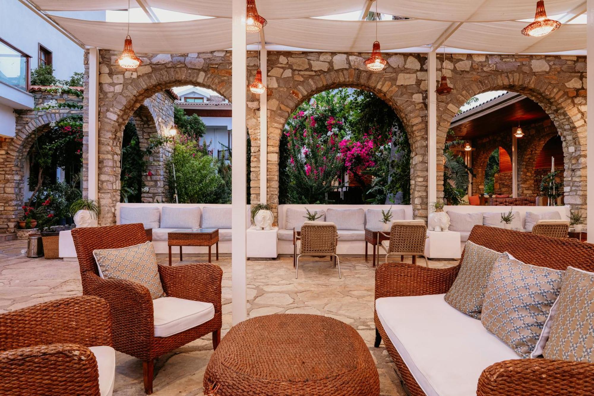 Hotel Ekincik Exterior photo