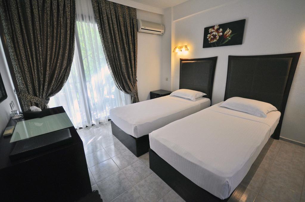 Hotel Ekincik Exterior photo